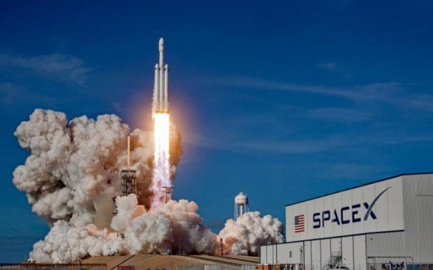 "Эта х**новина полетела": появилась реакция Маска на запуск Falcon Heavy