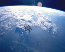 Американець показав сяйво Києва з космосу