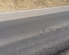 У Криму "розтанув" асфальт