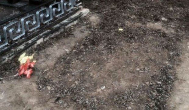 В Киевской области осквернили могилу героя Небесной сотни