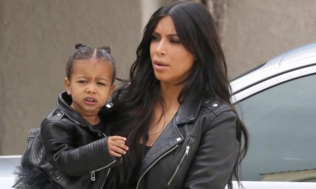 Вони мене дратують: Кардашьян жорстко проїхалася по своїм рідним