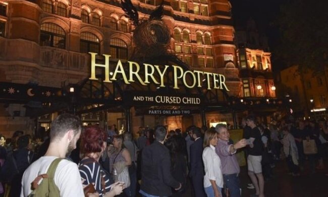 Спектакль про Гаррі Поттера відвідають чверть мільйона фанатів
