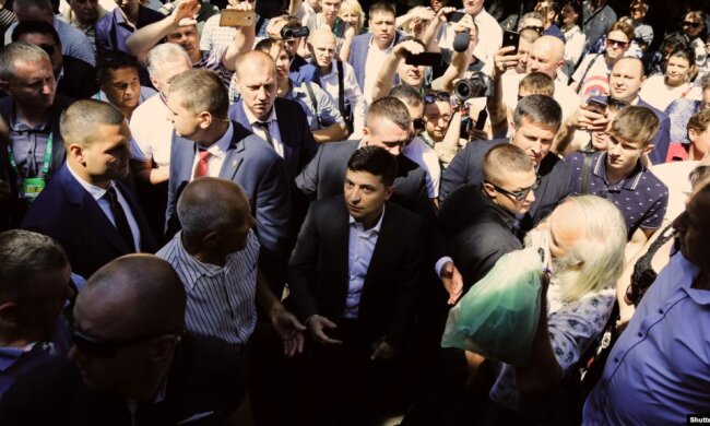 Украинцы строчно обратились к Зеленскому, дело не терпит отсрочки: "Хватит колоть детей"