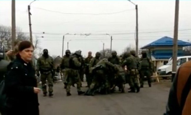 Опубліковано відео силової "ліквідації" блокади Донбасу