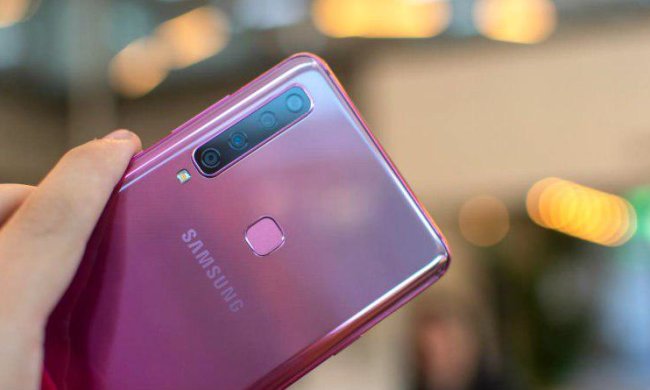 Galaxy A9: Samsung представила унікальний смартфон
