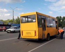 Смерть їздить за маршрутками: у Києві громадський автомотлох розсипався на ходу