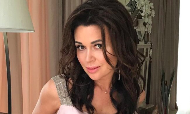 Анастасия Заворотнюк