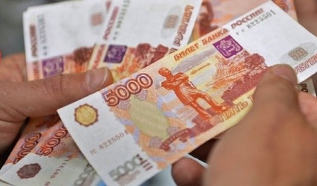 Російський рубль обвалився через падіння цін на нафту