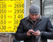 Курсы валют на выходные: доллар и евро вгоняют в депрессию
