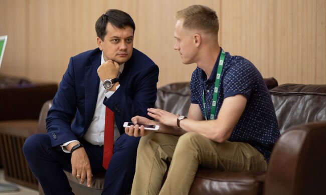 Попереду – "Слуга народу", на гальорці – "Голос": Разумков показав схему розсадки депутатів у Раді