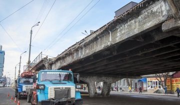 Рухнувший Шулявский мост показали с высоты птичьего полета