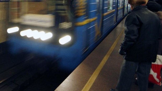 Харків'янин кинувся під поїзд метро після сварки з дівчиною