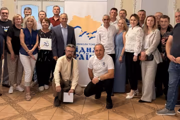 Любити Україну до глибини кишені: фонд Миколи Томенка «Рідна країна» підбиває підсумки 20 років роботи без копійки з бюджету
