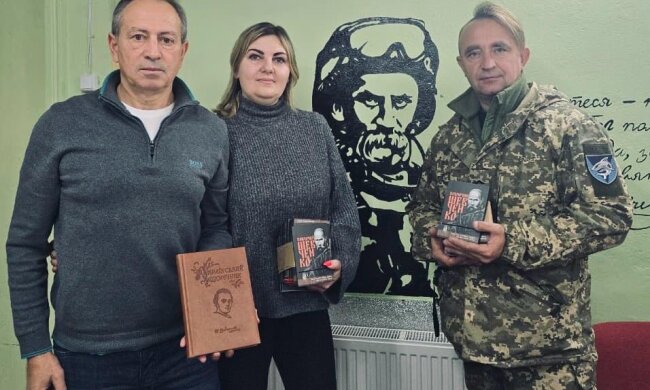 "Одеяла жизни" для защитников Херсонщины: фонд Томенко и Академия СБУ передали тепломассивные средства морпешкам