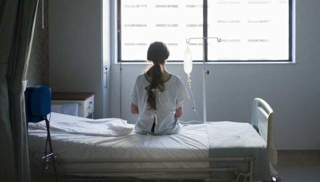 В Киеве представительницу ЛГБТ избили за поход в туалет: "Принял за парня"