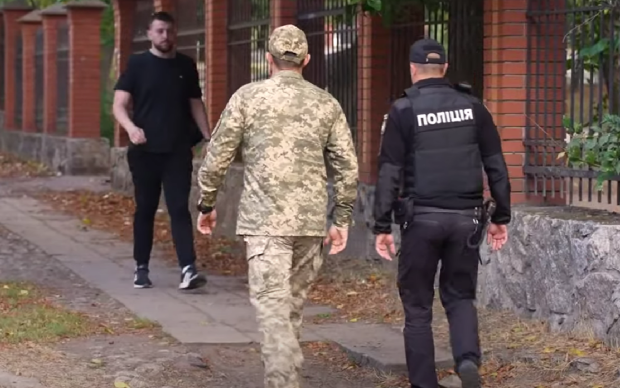 Мобілізація йтиме повним ходом: кому першочергово роздадуть повістки у жовтні