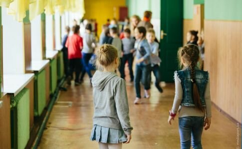 На Буковине срочно эвакуировали целую школу, дети в опасности: этот запах...
