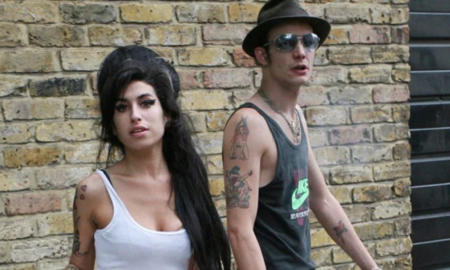 Емі Вайнгауз та її чоловік Блейк Філдер-Сівіл