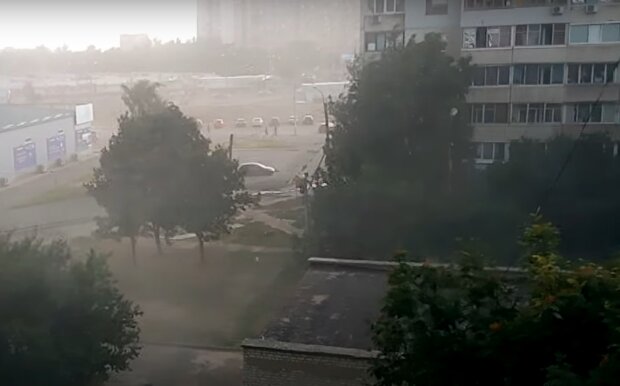 На Харьков надвигается грандиозный шторм - май разозлился на украинцев