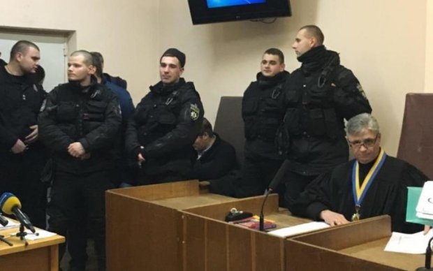Бійки, постріли і газ: суд над Трухановим перетворився на побоїще