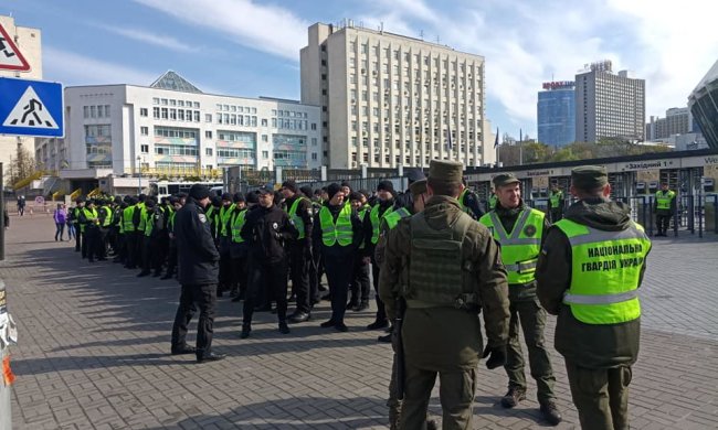 Порошенко провел дебаты на "Олимпийском" с самим собой: как это было