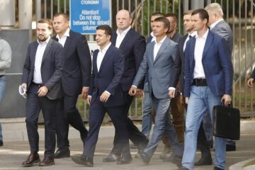 Зеленський, Богдан і Філатов скуштували пива в Дніпрі: зметикували на трьох і поговорили про справи