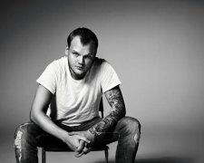 Всьому виною пляшка: стала відома причина самогубства Avicii