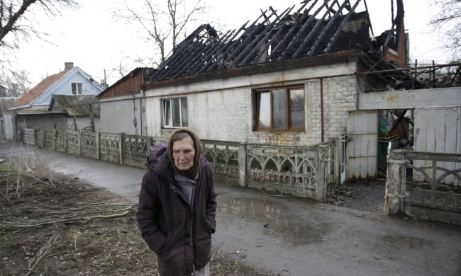 Свежие фото мертвого Донецка шокировали сеть: все заросло и поснимали провода