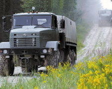 Українські військові потрапили в страшну аварію: у мережі показали відео