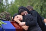 Родичі загиблих вояків домагаються допомоги через суд