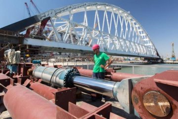 Кров із вух: окупанти обрали оду Керченському мосту