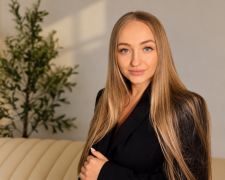 Yuliia Oliinyk, відома як Julietta Alexx