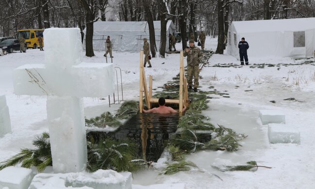 Військові відсвяткували Водохреще, фото ООС