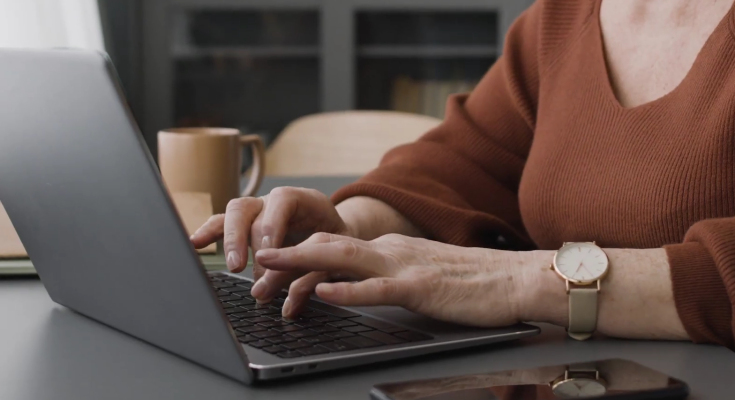 Ноутбук. Фото: скрін youtube