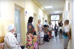 Маленькую тернополянку чуть на раздавил телевизор, медики "колдуют" над искалеченной малышкой