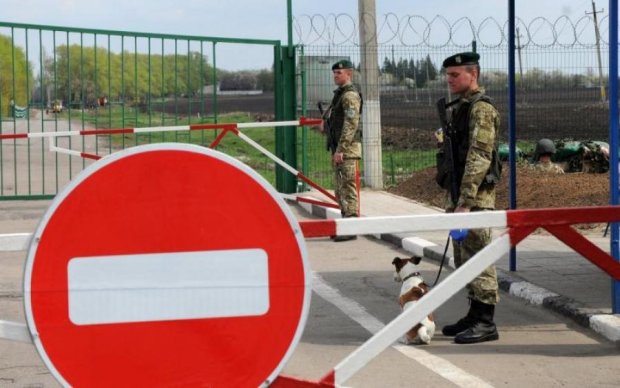 На танках через границу: как россияне отреагировали на визовый режим