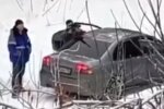 Коммунальщики взялись за оружие в борьбе с сосульками - новый уровень: "Глянешь в окно, а там..."