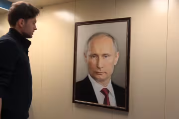 Путін в ліфті, скріншот з відео