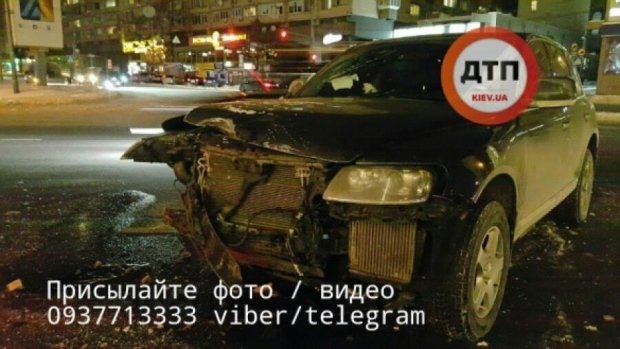 Две иномарки разбились в центре Киева