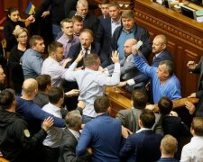 Депутати піднімуть зарплати. Звичайно ж, не вам
