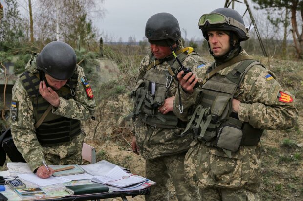 Запеклу битву на Донбасі українські бійці відбили в рукопашну: найманці Путіна підійшли впритул
