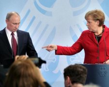 Меркель попросила Путина защитить геев