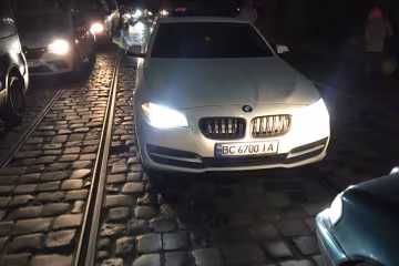 Озверевший дружок Садового распустил кулаки в центре Львова: "Муж вернулся с синим глазом"