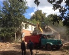 Будинок російських пенсіонерів знесли разом із тваринами