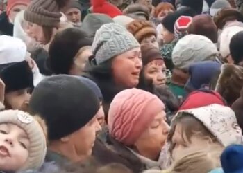 Россияне бьются за конфеты. Фото из открытых источников