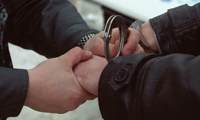 Спортсмен во Львове помог задержать грабителей, напавших на девушку