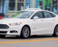 Ford запатентувала систему "змішаного водіння"