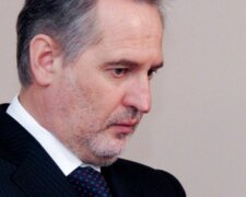 Кот из дому, мыши в пляс: как подчиненные грабят Фирташа