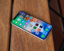 Apple кинула владельцев iPhone X и MacBook Pro