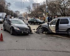 Кияни ледь уникли трагедії: мажори не розминулись на перехресті
